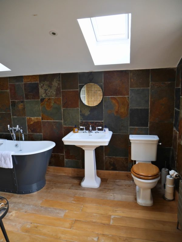 7 night cottage to go with a week Team Pass